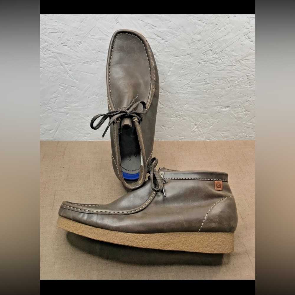 Clarks Shacre Men's Chukka Boots 2-Eye Brown Leather w/ Crepe Soles Size 10.5M